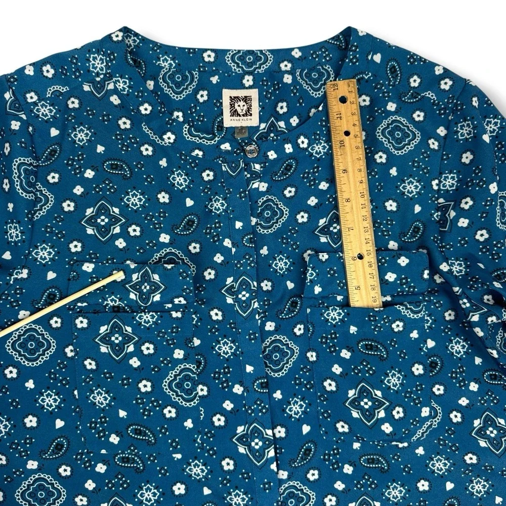 Anne Klein Bandana Paisley Floral Blouse Button Up Top Sz 10 Fiji Blue Roll Tab